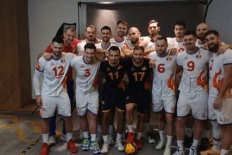 video atat de mult a trecut de cand romania nu a mai jucat la mondial selectionerul este nascut chiar in anul ultimei participari 68c3fe809466f