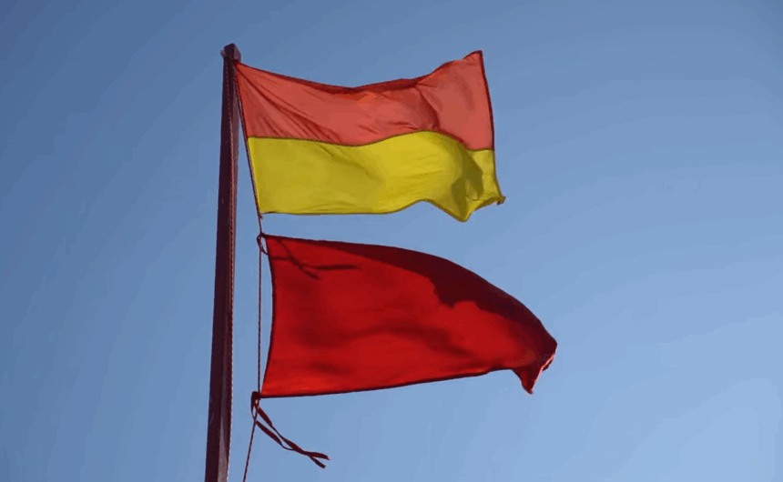 Alertă pe litoral! Steagul roșu flutură pe toate plajele. Descoperă semnificația sa! 1 video atentie steagul rosu a fost arborat pe toate plajele iata ce inseamna 68bbe7e448cc8