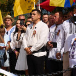 AUR în mijlocul controversei la Țebea cu o zi înainte de moțiunile de cenzură: Fotografii neobișnuite pe mormântul lui Avram Iancu! 3 video aur scandal la tebea cu o zi inaintea motiunilor de cenzura fotograful lui simion s a urcat peste mormantul lui avram iancu 68bd56821b883