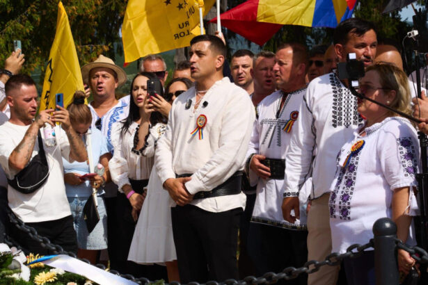 video aur scandal la tebea cu o zi inaintea motiunilor de cenzura fotograful lui simion s a urcat peste mormantul lui avram iancu 68bd56821b883