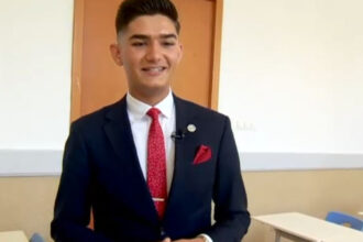 video cu valiza la usa generatia care pleaca povestea lui eduard elevul de nota 10 care isi cauta viitorul peste granite 68c260bc525df