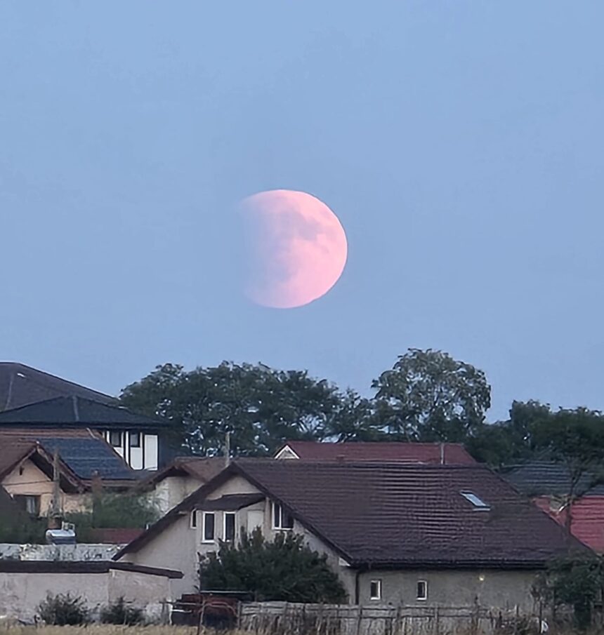 Spectacolul cosmic: Eclipsa totală de Lună în județul Constanța! 1 video cum se vede eclipsa totala de luna in judetul constanta 68bdc291ebce4