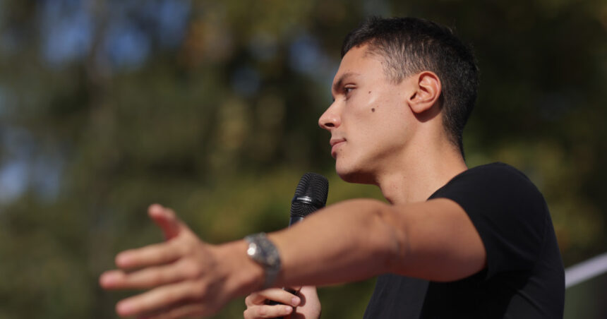 David Popovici își exprimă nemulțumirea față de întârzierea reluării activităților la bazinul „Lia Manoliu”: „Ar fi mai mulți copii cu oportunități de a concura” 1 video david popovici dezamagit de intarzierea redeschiderii bazinului de la lia manoliu mai multi copii ar avea sansa sa concureze 68d17994e1821