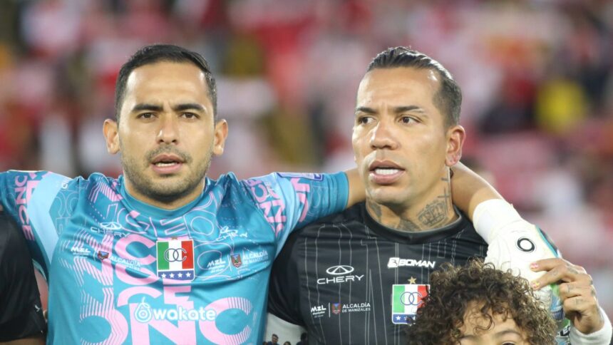 Dayro Moreno marchează din nou pentru Once Caldas! Portarul a avut o gafă la lovitura de la 11 metri. 1 video dayro moreno inca un gol pentru once caldas colegul sau portar a comis o cand a executat un penalty 68d5331647f6f