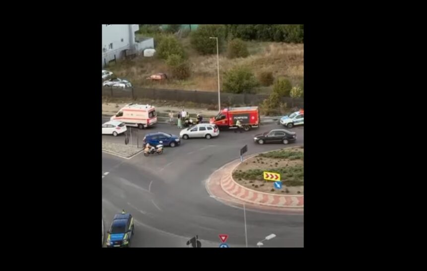Accident pe drumul spre Ovidiu: Două mașini s-au colizionat, iar pompierii intervin cu intervenții de urgență! 1 video doua autoturisme s au ciocnit la iesire din constanta spre ovidiu pompierii intervin cu autospeciale de stingere 68c59d8ced263