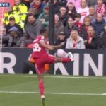 Ce șut spectaculos! Gravenberch, autorul unei reușite memorabile în duelul Liverpool - Everton! 2 video exclusiv ce golazo cum a putut gravenberch sa inscrie in liverpool everton 68ce98171c43b