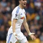 Claudiu Niculescu strălucește în Premier League! Execuție superbă din lovitură liberă pentru Wolverhampton în confruntarea cu Leeds United, transmisă în direct pe VOYO! 3 video exclusiv el e claudiu niculescu din premier league gol magistral la vinclu din lovitura libera in wolverhampton leeds united live pe voyo 68ced79fb235a