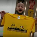 Tricourile „tricolorilor” pentru Mondialul din America, realizate cu pasiune de un susținător dedicat al naționalei, sunt gata! 2 video exclusiv tricourile tricolorilor pentru mondialul din america sunt pregatite deja de un fan al nationalei 68cadbffc0e35