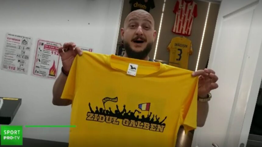 Tricourile „tricolorilor” pentru Mondialul din America, realizate cu pasiune de un susținător dedicat al naționalei, sunt gata! 1 video exclusiv tricourile tricolorilor pentru mondialul din america sunt pregatite deja de un fan al nationalei 68cadbffc0e35