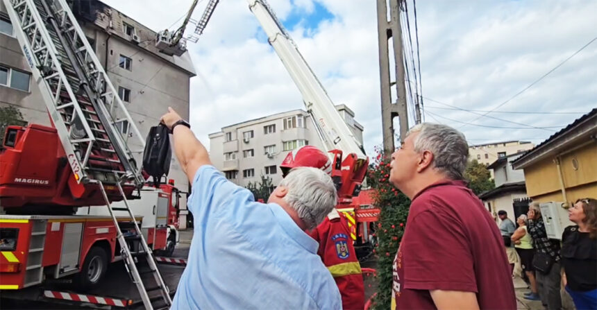 Familiile lovite de incendiul de pe strada Soveja, ÎN STARE DE ALERTĂ: Flăcările ascunse mocnesc între tablă și structura mansardei 1 video familiile afectate de incendiul de pe strada soveja disperate focul ar mocni intre tabla si structura mansardei 68c6cf531d065