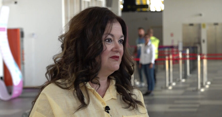 „Reflecții dintr-o lume nouă: Povestea unei profesoare românce care a decis să îmbrățișeze Scoția după 12 ani de predare acasă” 1 video in tara noastra suntem striviti marturia unei profesoare care a ales sa plece in scotia dupa 12 ani de catedra in romania 68c8f83c5688c