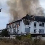 Flăcări devastatoare la un hotel din Prahova: Doi oaspeți cazați la mansardă au dispărut misterios 3 video incendiu de amploare la un hotel din prahova doi oameni cazati la mansarda sunt disparuti 68da2d506ccd9