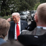 Întrebarea incomodă care l-a provocat pe Trump să reacționeze furios: „Taci din gură sau te denunț premierului!” 3 video intrebarea unui jurnalist l a scos din sarite pe trump care a amenintat ca l va pari premierului tarii sale gura 68ca50da30eb2