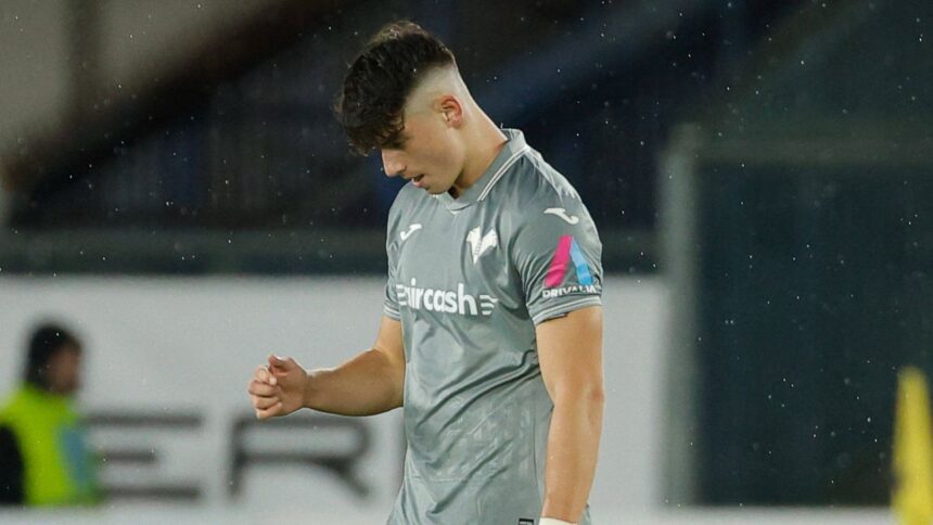 Ioan Vermeșan își face simțită prezența la Hellas Verona! Un alt român, pe banca rezervei echipei din Serie A 1 video ioan vermesan a debutat la hellas verona alt roman prezent pe banca de rezerve a echipei din serie a 68d5096b5e978