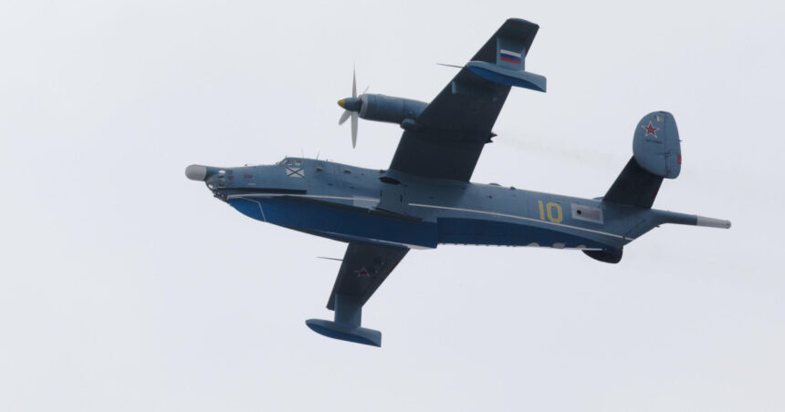 Atacul surprinzător al dronelor ucrainene asupra hidroavioanelor rusești: o premieră în conflictul actual! 1 video momentul in care dronele ucrainene lovesc doua hidroavioane rusesti antisubmarin este pentru prima data de la inceputul razboiului 68d1197054d8f
