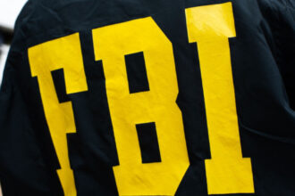 video noi date despre elevul audiat pentru mesajele de amenintare fbi ceruse in trecut extradarea lui in sua pentru terorism si pornografie 68d3d19d00421