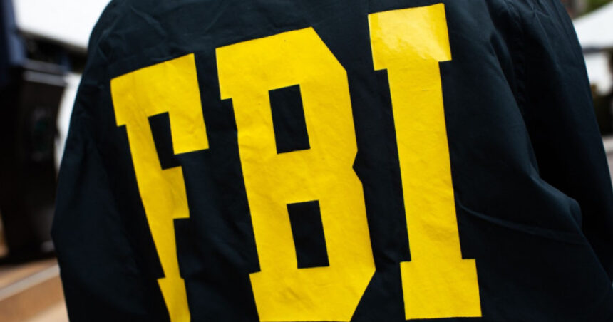 Informații noi despre elevul cercetat pentru amenințări: FBI a solicitat anterior extrădarea sa în SUA pentru terorism și pornografie. 1 video noi date despre elevul audiat pentru mesajele de amenintare fbi ceruse in trecut extradarea lui in sua pentru terorism si pornografie 68d3d19d00421