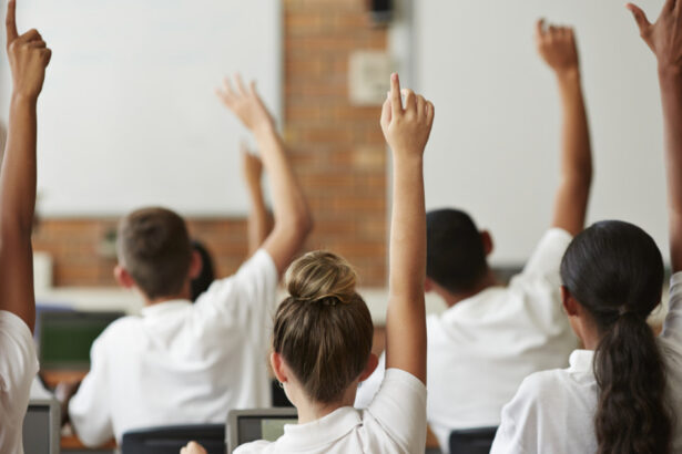 video ore de curs in praf si moloz mii de elevi din toata tara vor incepe scoala in plin santier solutia de avarie gasita de directori 68bbd753a19ee