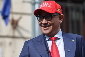video ponta a fost pacalit de doi comedianti rusi care s au dat drept porosenko ce le a spus despre georgescu si zelenski 68d7a678b76fc