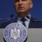 Premierul amenință din nou cu demisia, în timp ce Ilie Bolojan rămâne ferm pe poziții (surse) 3 video premierul continua sa ameninte cu demisia ilie bolojan pare neclintit in hotararea sa surse 68b5d258b5589