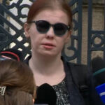 Declarația surprinzătoare a femeii care a intrat în Parlament cu șase cuțite: „Sunt relicve din epoca sovietică, le păstram în portfard.” 3 video prima declaratie a femeii prinse cu 6 cutite la intrarea in parlament erau obiecte vechi din perioada sovietica le aveam in portfard 68c4111934146