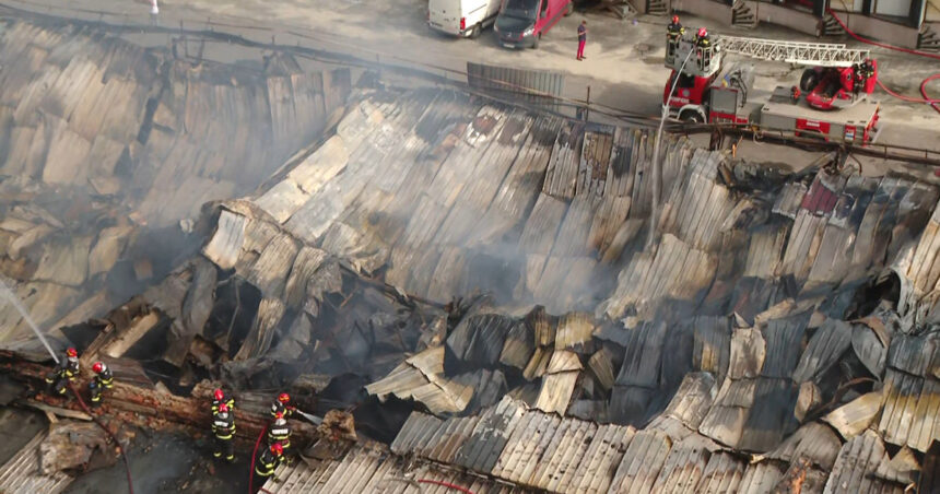 Primele semne ale devastării în urma incendiului din Sectorul 2 al Capitalei. Pompierii persistă în eforturile de a înfrunta ultimele flăcări. 1 video primele imagini cu dezastrul dupa incendiul din sectorul 2 al capitalei pompierii continua lupta pentru stingerea ultimelor focare 68d3b2166bddf
