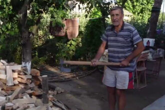 video romanii enervati de certurile politicienilor nici nu ma mai uit ce sa vad balciul lor mai bine ma duc la balci cand e la calarasi 68cc2816b4bd0