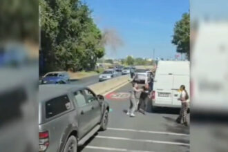 video scandal in trafic la intrarea in constanta soferi filmati in timp ce se bat in mijlocul drumului 68bd95d092b3e