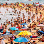 Futurul întunecat al turismului românesc: O posibilă creștere a TVA-ului la 21% din 2026. Hotelierii avertizează: „Ar fi o lovitură devastatoare” 3 video scenariu sumbru pentru turismul romanesc tva ul ar putea fi marit la 21 din 2026 reactia hotelierilor ar fi o lovitura dramatica 68c3dd448fd58