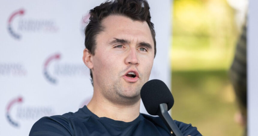 „Intenția sa era să ne lase fără cuvinte”: Păreri ale studenților care s-au duelat verbal cu Charlie Kirk în cadrul dezbaterilor 1 video scopul lui era sa ne invinga verbal ce spun studentii care l au confruntat pe charlie kirk in dezbateri 68cfa8488fca0