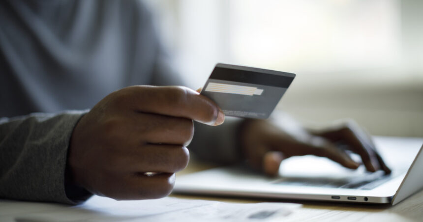 Cumpărăturile online, o plăcere costisitoare: Românii renunță la surplus din cauza creșterii prețurilor. Ce produse dispar din coșul de cumpărături? 1 video shoppingul online devine un lux scumpirile ii determina pe romani sa cumpere doar strictul necesar primele produse taiate de pe lista 68d04e002dd65