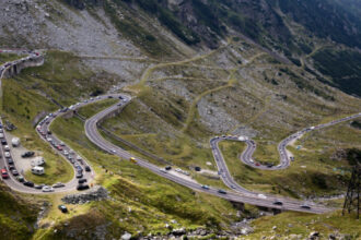video specialistii in turism propun o taxa pe transfagarasan din cauza aglomeratiei cum ar putea fi folositi banii 68d686280458c