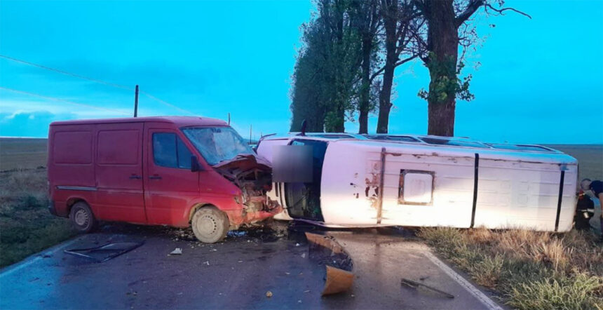 Coliziune devastatoare pe DJ 222, în apropiere de Agighiol: Impact frontal între două mașini! 1 video teribil accident de circulatie pe dj 222 langa agighiol doua autovehicule s au ciocnit frontal 68c3def16861d