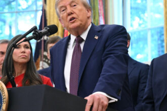 video trump si a facut prima aparitie publica dupa o saptamana in care s a vorbit despre moartea sa cum a reactionat presedintele sua 68b767cfa8579