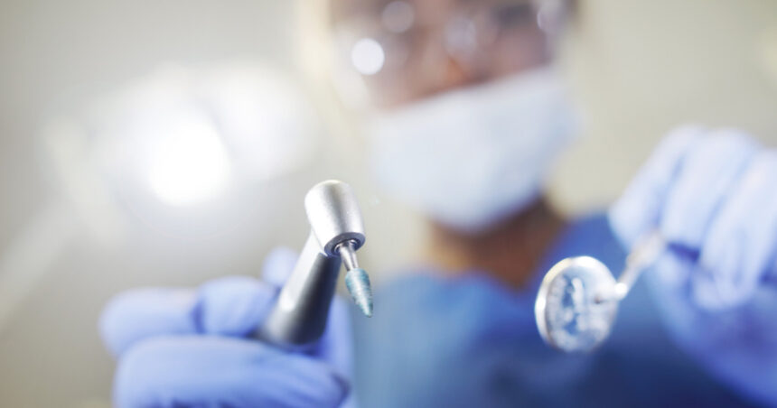 Turismul medical: Românii din diaspora aleg stomatologia din țară, economisind de trei ori mai mult decât în Italia! 1 video turismul medical romanii din diaspora la stomatolog tot in tara in italia ar costa cam de trei ori mai mult 68bbb42ff34a7