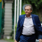 Un magazin de la țară, afacere a unui deputat PSD, își îmbogățește flota cu un automobil de lux. Ionuț Pucheanu: „Nu înțeleg care e problema” 2 video un magazin satesc detinut de un deputat psd a cumparat o masina de lux ionut pucheanu nu vad unde i problema 68c2cdb87270e