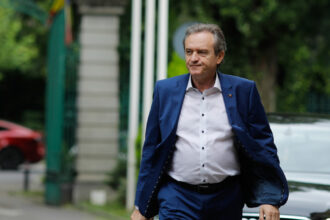 video un magazin satesc detinut de un deputat psd a cumparat o masina de lux ionut pucheanu nu vad unde i problema 68c2cdb87270e