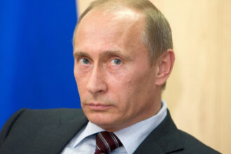 videofoto acum avem trump vs kimmel acum 25 de ani era putin vs show ul kukli cum s a razbunat liderul rus pe papusile satirice 68dac17403149