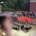„China își afirmă puterea: Xi Jinping anunță o forță de neoprit în cadrul paradei militare grandioase de la Beijing, alături de Putin și Kim Jong Un” 3 videofoto china e de neoprit asigura presedintele xi jinping parada militara uriasa la beijing in prezenta lui putin si a lui kim jong un 68b7cdc0db573