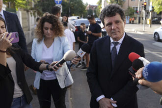 videofoto nicusor dan a deschis noul an scolar doar in calitate de parinte presedintele are o intalnire cu profesorii protestatari la ora 1330 68be966c5622a