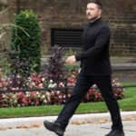 Volodimir Zelenski dezvăluie momentul în care va ceda conducerea Ucrainei: „Visez să închei conflictul” 3 volodimir zelenski a anuntat cand va renunta la presedintia ucrainei obiectivul meu este sa pun capat razboiului 68d52a332541e
