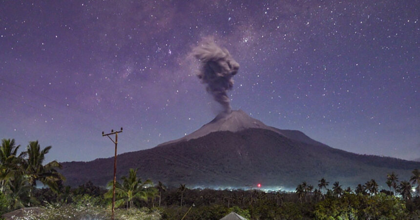 Erupția spectaculoasă a vulcanului Lewotobi Laki-Laki din Indonezia: Ce măsuri trebuie să urmezi! 1 vulcanul lewotobi laki laki din indonezia a intrat iar in eruptie recomandarile autoritatilor 68cff5c402e23