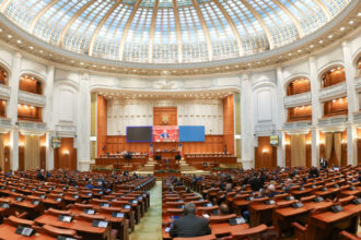 zeci de deputati au chiulit de la sedintele parlamentului in prima jumatate a anului victor ponta in topul clasamentului 68da8c3d02e2b