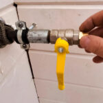 O mie de gospodării din sectorul 1, afectate de o avarie cauzată de lucrări de construcție 3 1000 de locuinte au ramas fara gaze in sectorul 1 din cauza unei avarii provocate de o firma de constructii care facea sapaturi 690371d816884