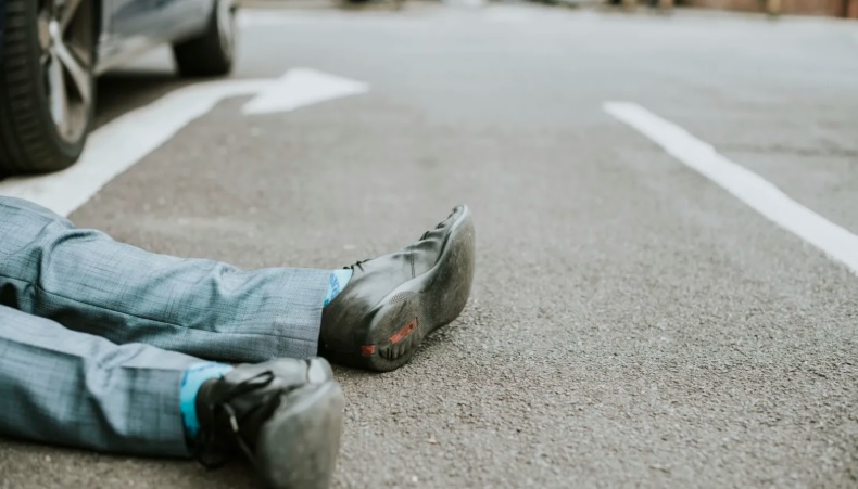 a ascuns masina intr un lan de porumb dupa un accident mortal soferul fara permis condamnat si fugit din tara prins in 2025 68f82d0823f4b