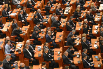 a fost adoptata legea pensiilor private ce romani isi vor putea retrage toti banii integral 68efc679ed9cb