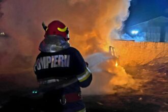 alerta arde un autoturism pe o strada din cobadin 68e576353005d
