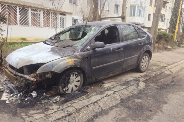 alerta la pompieri un autoturism a fost cuprins de flacari pe strada cismelei din constanta 68e13467b351a