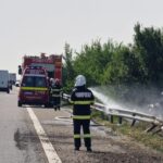 Foc pe Autostrada A2, în apropiere de Valu lui Traian! Anvelopele unui autotren au izbucnit în flăcări în timpul deplasării! 3 alerta pe autostrada a2 aproape de valu lui traian anvelopele unui autotren au luat foc in mers 68ec8c565c96d