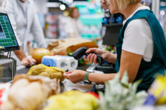 amenzi pentru clientii si comerciantii care nu respecta legea in magazine si in parcari cand esti obligat sa acorzi prioritate 6903017942923